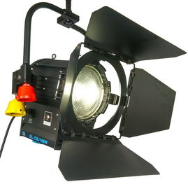 CRI 92 Filmlampen 200W LED Fresnel Light Bi Color NO Fan voor professionele studioverlichting ((Pole-Operated Yoke) leverancier