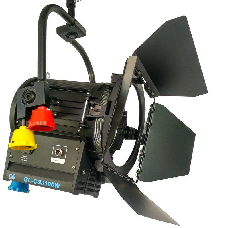 Geen ventilator 100W LED Fresnel Light Bi Color High CRI Voor videografen Verlichting ((Pole-Operated Yoke) leverancier
